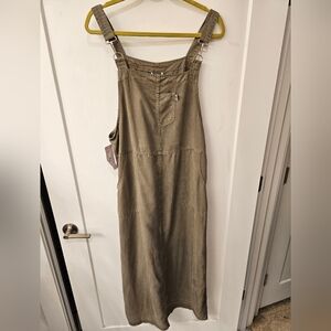 NWT - AKS Amy K Su Tencel/Lyocell Drab Green Maxi Jumper Dress - Size L